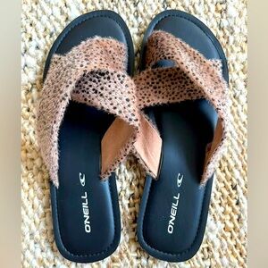 O'Neill Women's leopard print Fuzzy Sandals